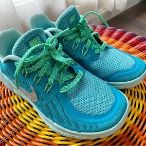 Like New Nike Sky Blue Sneakers US 3Y/EUR 35/CM 22